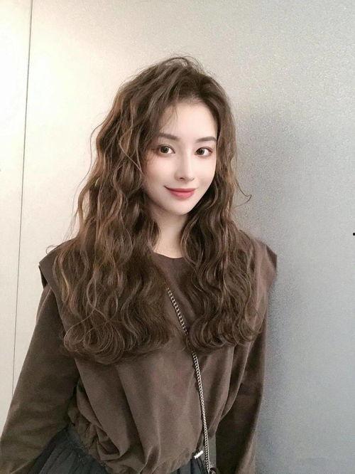 最新羊毛爆料图片大全,潮流与保暖并存，时尚保暖两不误